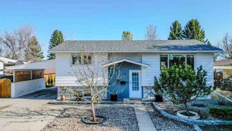 Stunning Renovated Family Home in Lethbridge