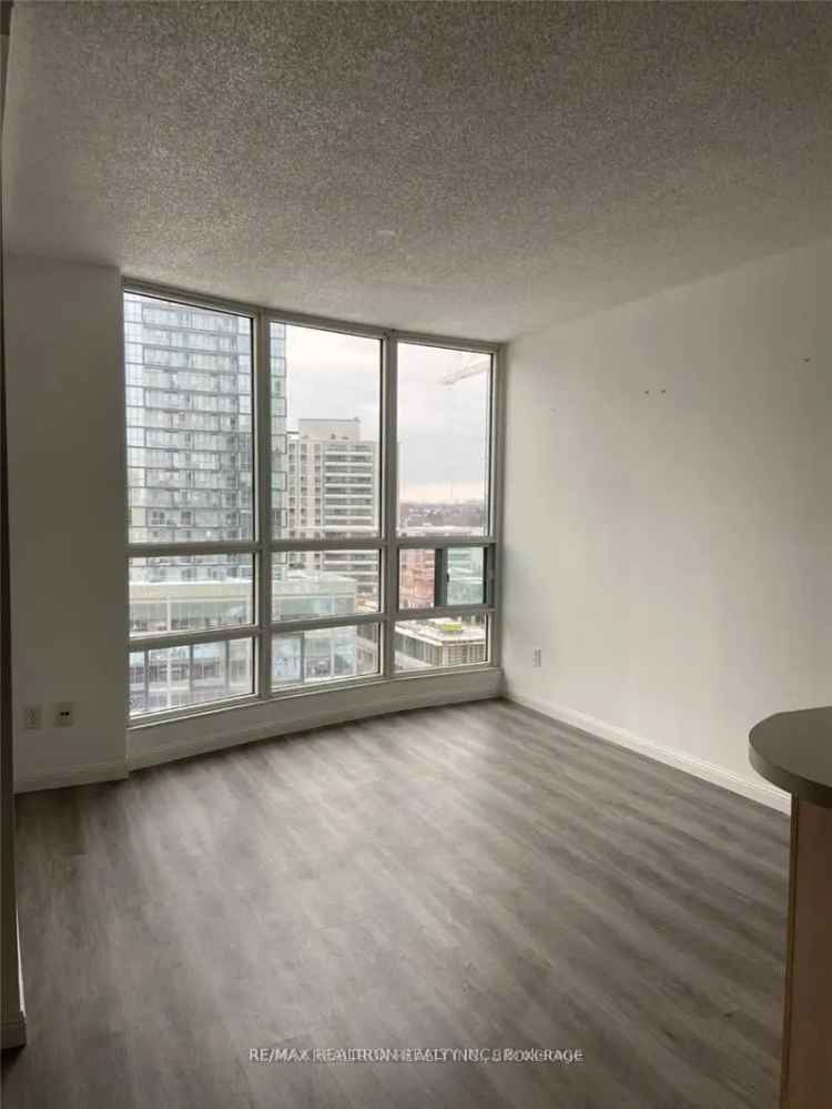 Bright Cozy Condo Near Top Schools In North York