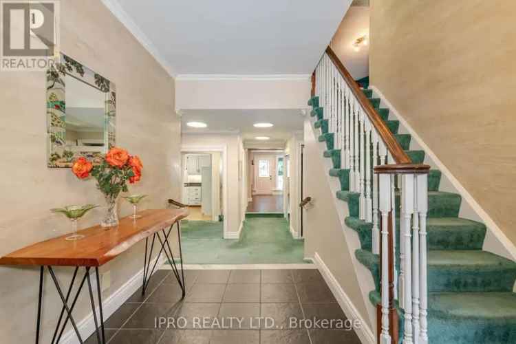 Lorne Park Ravine Lot Home 4+1 Bedroom Pool Gazebo