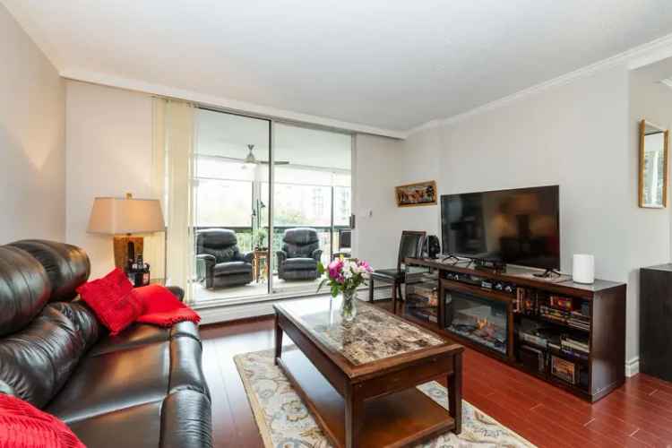 A $848,000.00 Apartment/Condo with 1 bedroom in Ambleside, West Vancouver