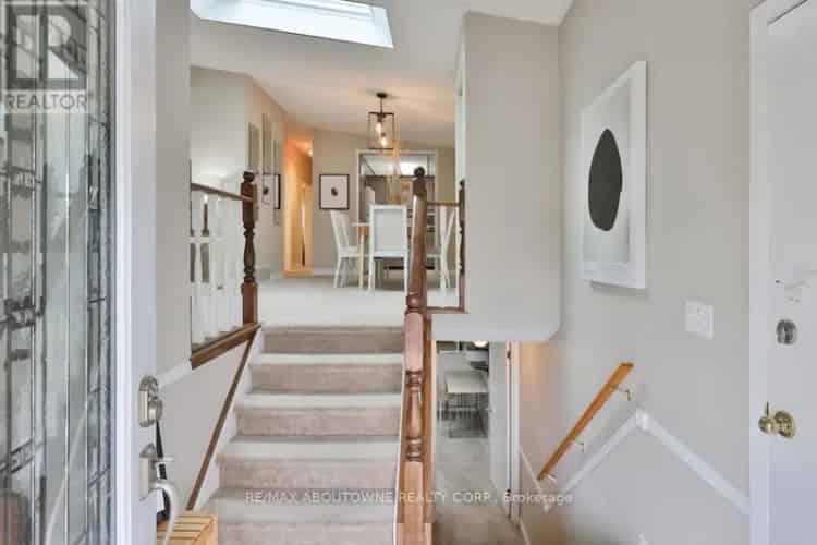 3-Bedroom Bungalow in Greeningdon Hamilton Updated with New Roof and Furnace