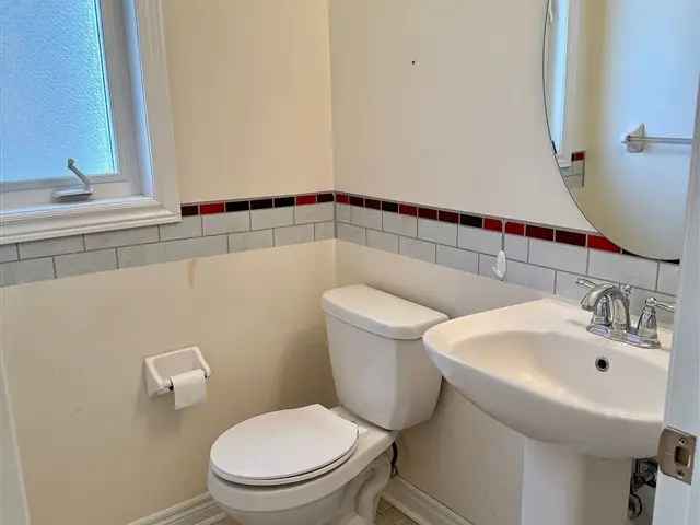 3 Bedroom 3 Washroom House For Lease Full House Including Basement