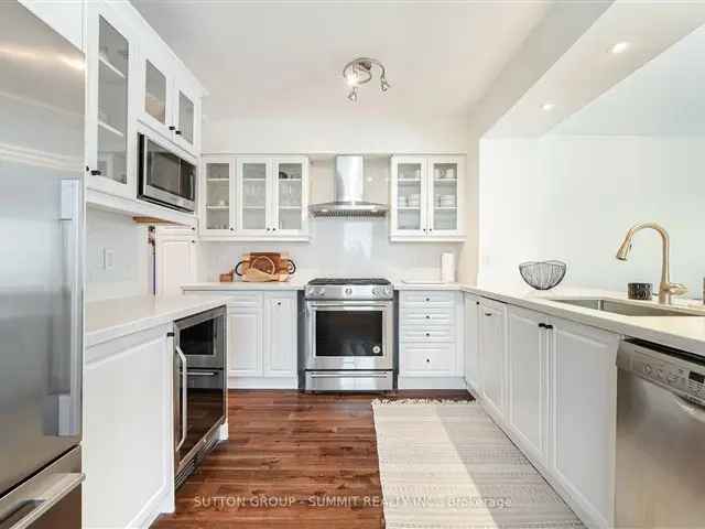 Stunning Renovated Freehold Townhouse in West Woodbridge 2+1 BR 5 Car Parking