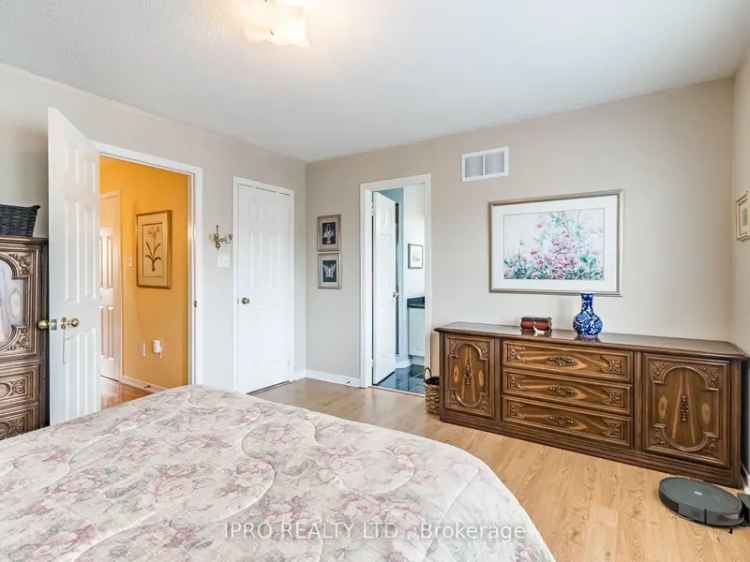 Executive Townhome in Burlington - Move In Ready