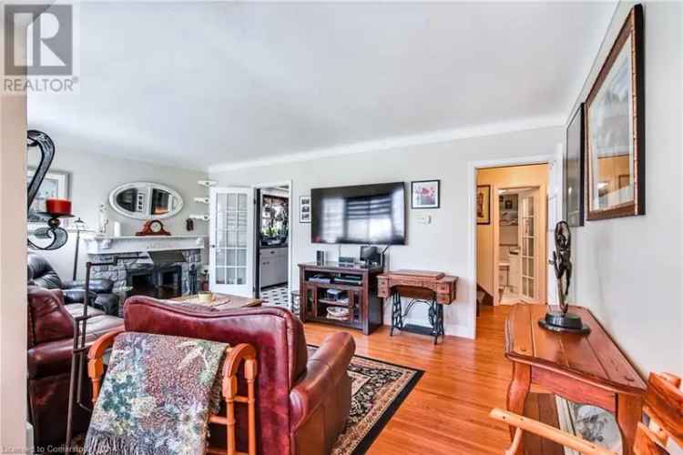 Niagara Falls 4-Bedroom Home with Garden Oasis and Victorian Shed