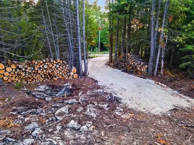 Residential Building Lot in Tobermory - Near Little Tub