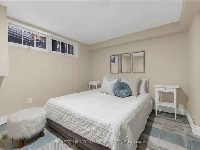 Spacious Family Home with Pool, Hot Tub & Apartment in Niagara Falls