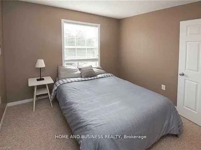 Beautiful 3-Bedroom Family Home in Stoney Creek