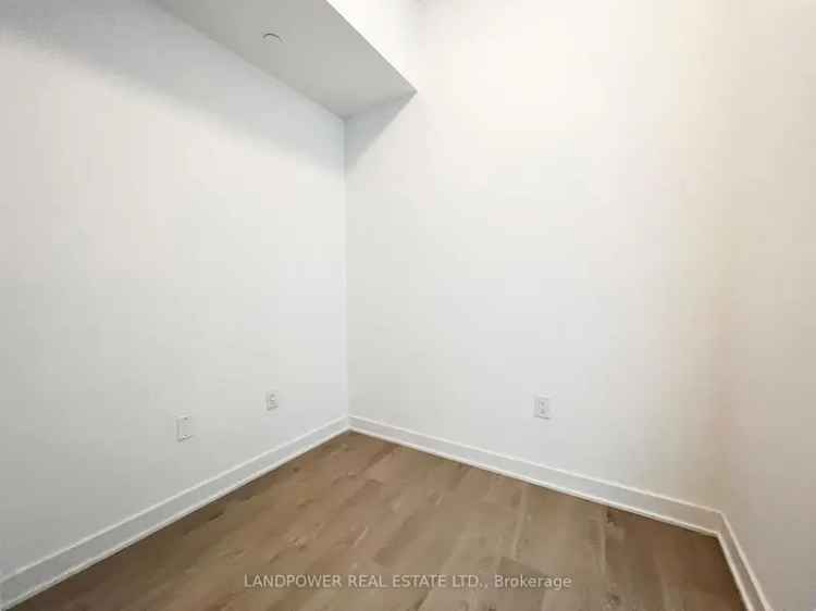 Rent One Bedroom Den Apartment in Mississauga with Great Amenities