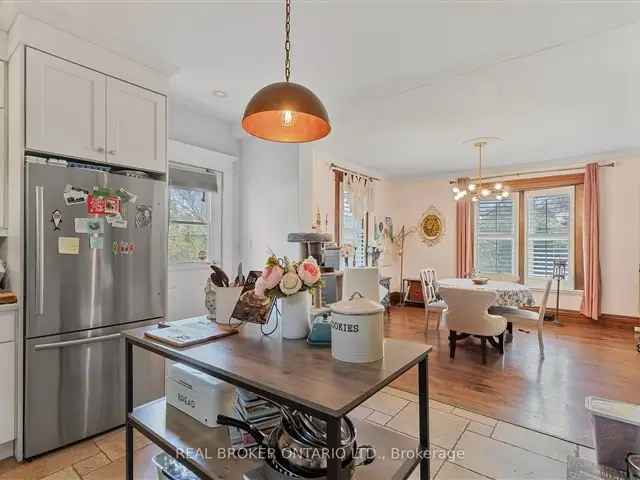 House For Sale in Hamilton, Ontario