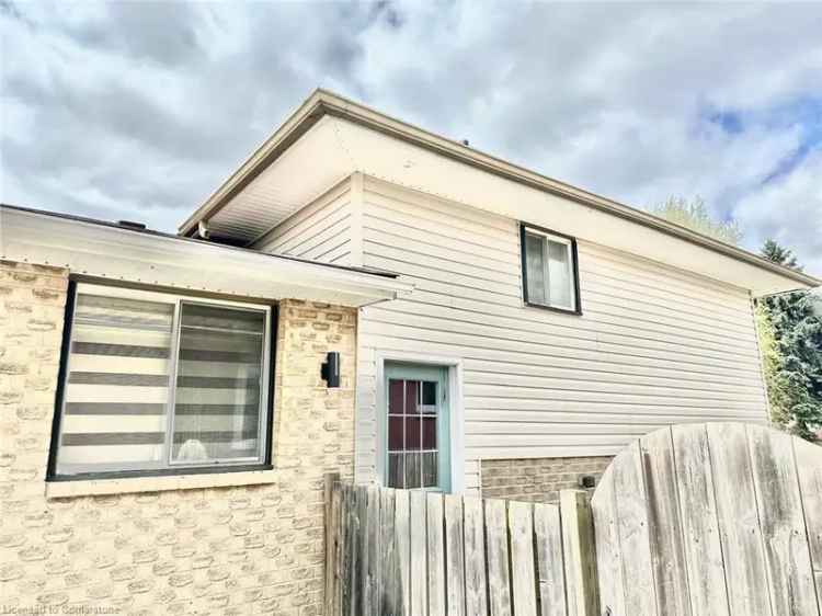 House For Sale in 48, Larchwood Circle, Welland, Ontario