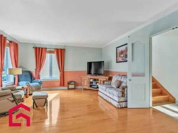 Two-Story House for Sale in Saint-Jean-sur-Richelieu