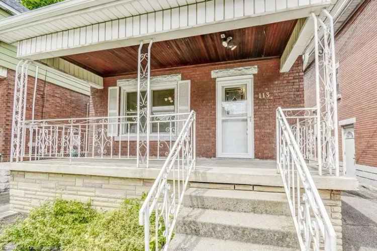 5-Bedroom Family Home in Hamilton's Crown Point