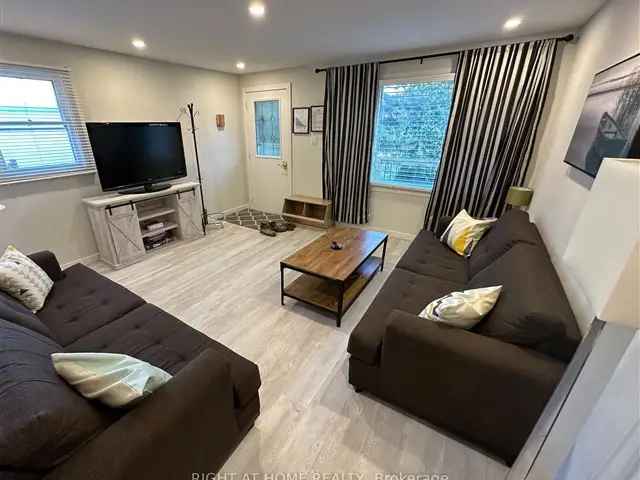 House For Sale in Pickering, Ontario