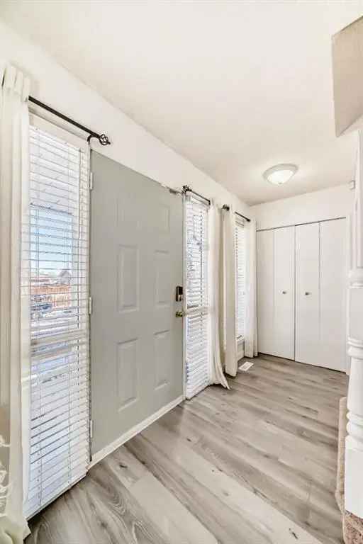 House For Sale in Calgary, Alberta