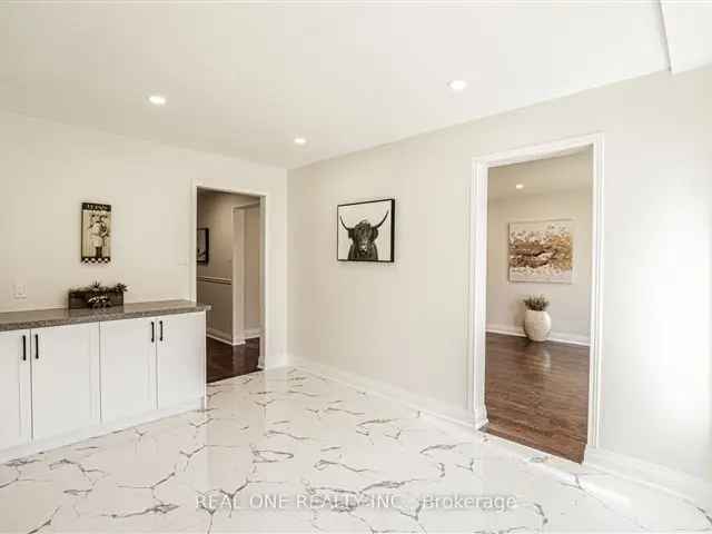 House For Sale in Mississauga, Ontario