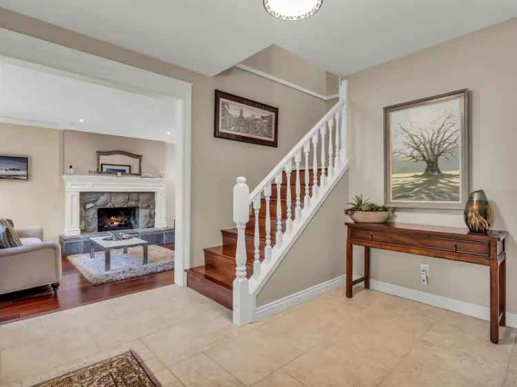 Canyon Heights Family Home 5 Beds 1 Suite 4505 sqft