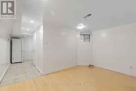 2 rooms apartment of 202 m² in Toronto