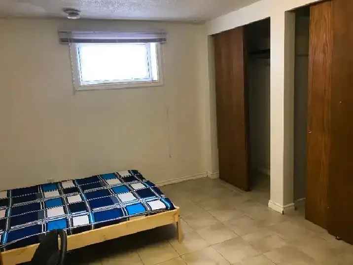 Room for student rent " University Manitoba" Nov 1st!