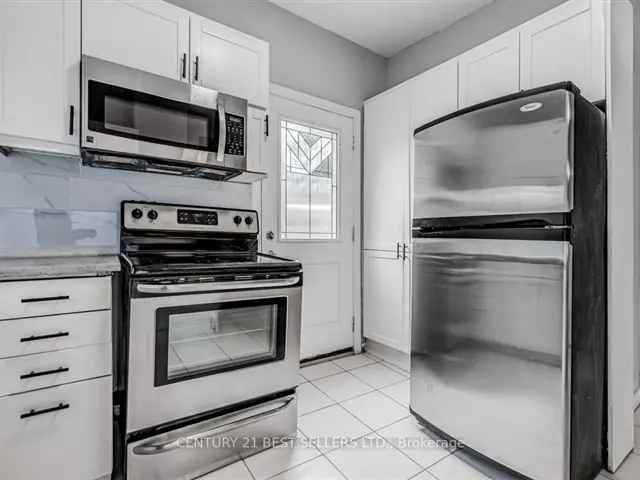 Downtown Hamilton Renovated Home 3 Beds 2 Baths