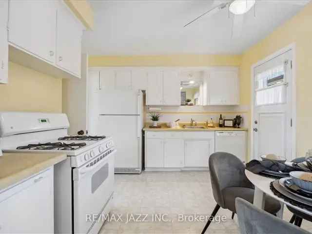 House For Sale in 57, Seminole Avenue, Toronto, Ontario