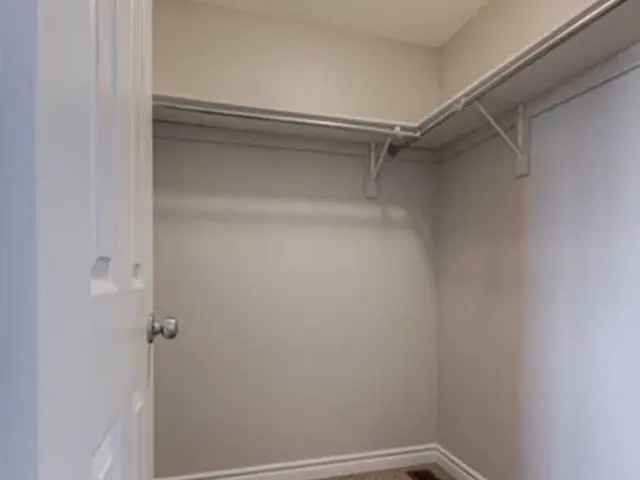 Townhouse For Rent in Cambridge, Ontario