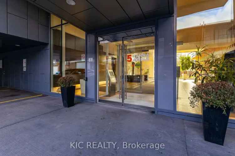 Condo For Sale in Toronto, Ontario