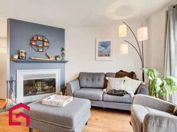 Montérégie Semi-Detached Home 2+1 Bedrooms Newly Renovated