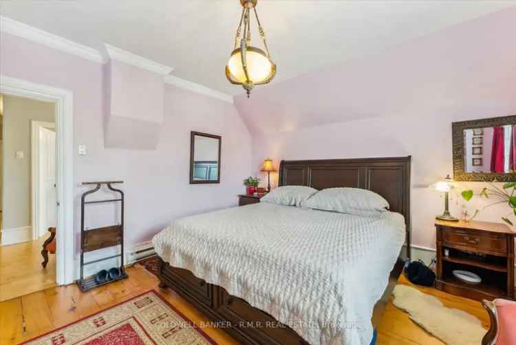 Historic Port Hope 3-Bedroom Home: Charm & Modern Updates