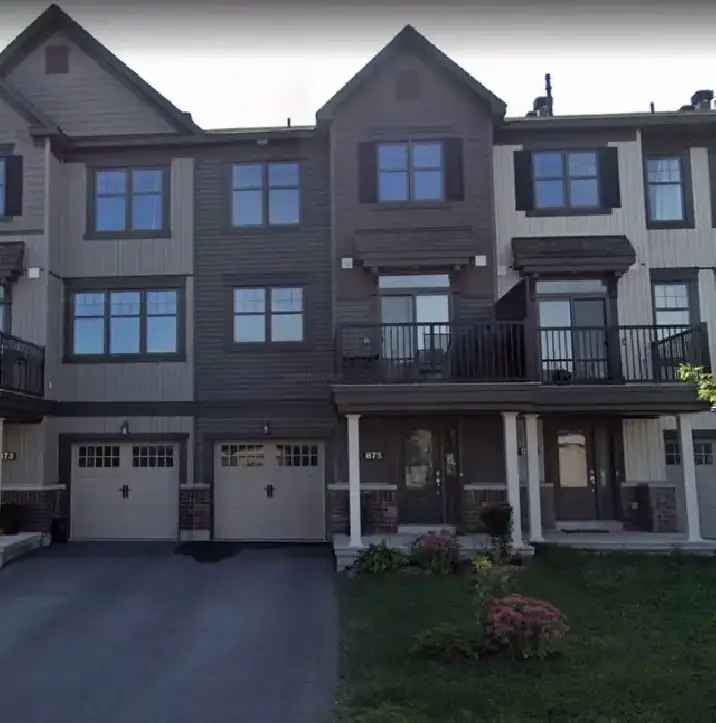 Rent Beautiful 2 Bedroom Townhouse in Barrhaven with Garage and Balcony