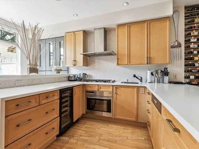 Luxury Townhome near Riverdale Park - Chef's Kitchen & Home Office