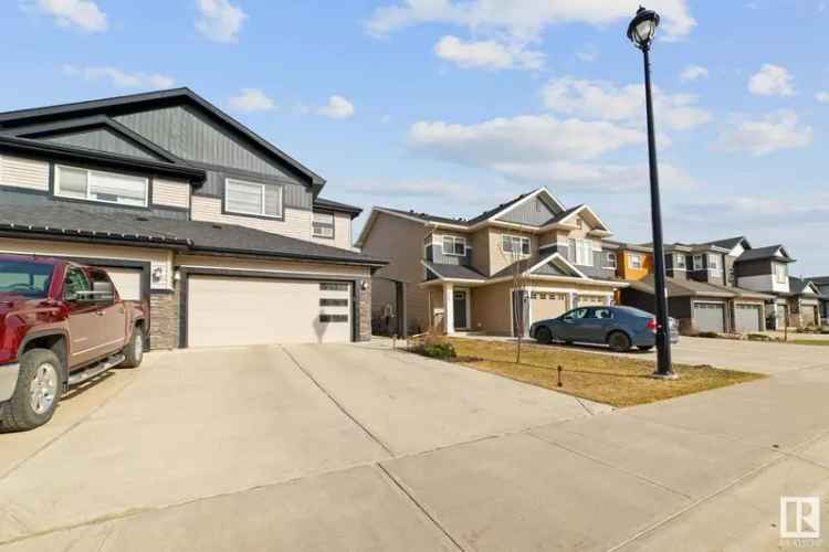 3-Bed 2.5-Bath Half Duplex with Pool in Black Stone