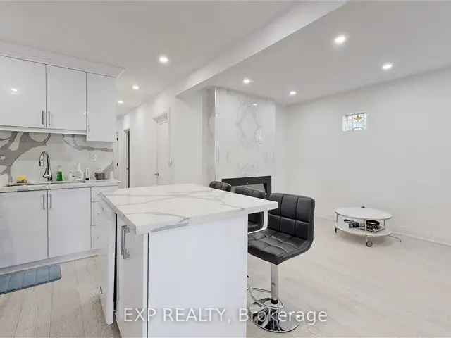 3+2 Bedroom Bungalow Near Woodbine Subway - Modern Kitchen & 4 Washrooms