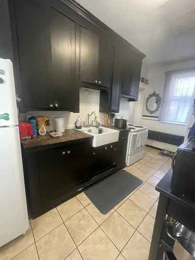 26 Spadina Triplex Hamilton - Charming 2 Bedroom Unit