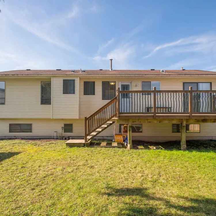 Bright Spacious 4-Bed 3-Bath Home with Mountain Views and Bonus Suite
