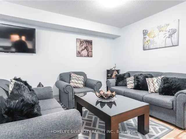 North Oshawa Freehold Townhouse Near Amenities