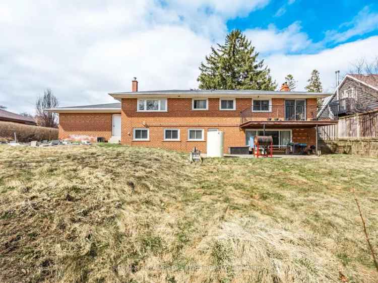 Spacious Bungalow on Ravine Lot - Investment Opportunity