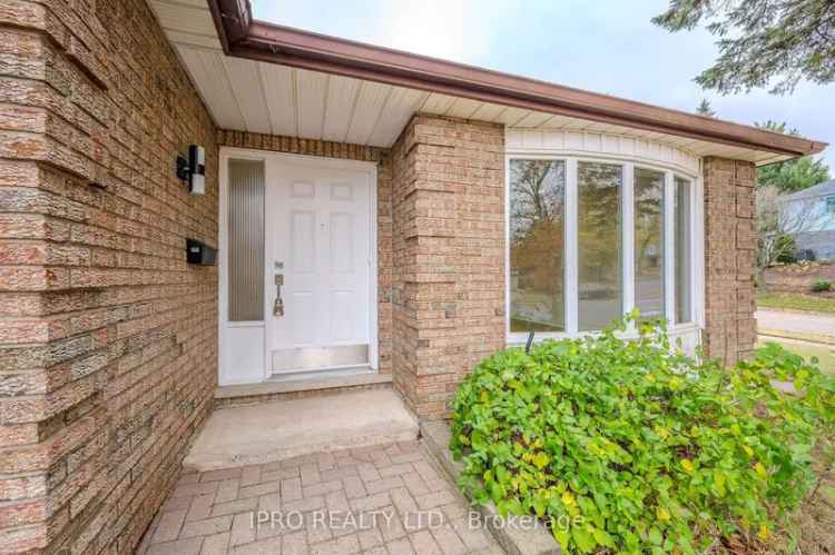 House For Sale in Waterloo, Ontario