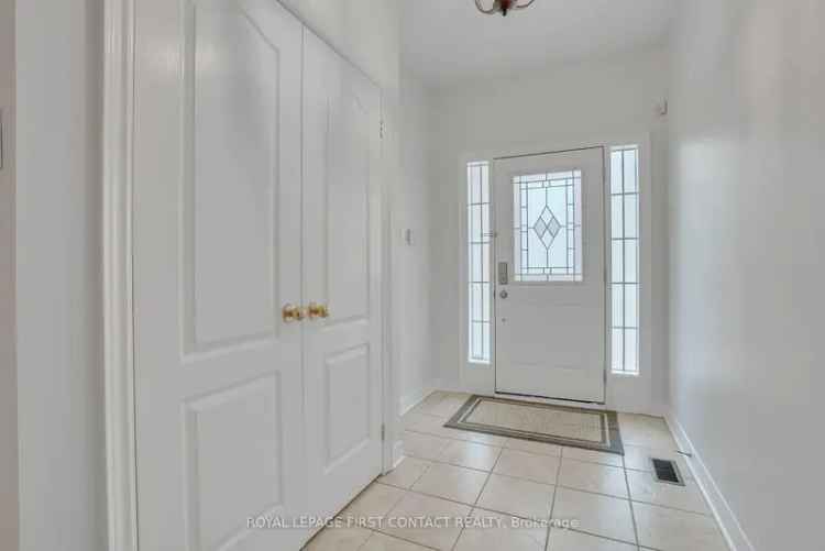 Charming 3-Bed Richmond Hill Townhome - 1830 Sq Ft