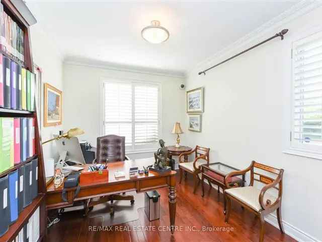 Luxury Watercolours Home in Lorne Park