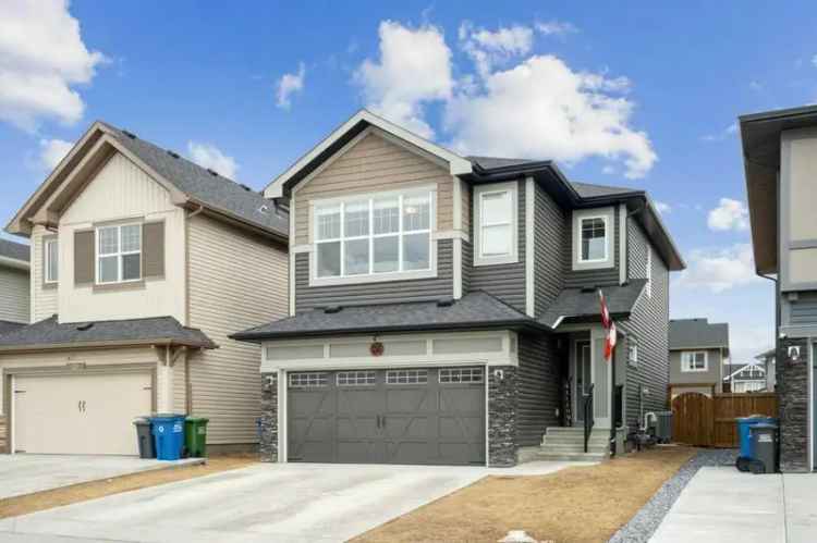 Heartland 2-Storey Home 4 Bed 25 Bath 2200 Sq Ft