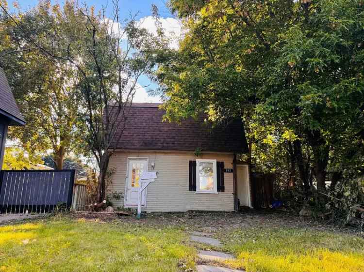 House For Sale in 302, French Street, Oshawa, Ontario