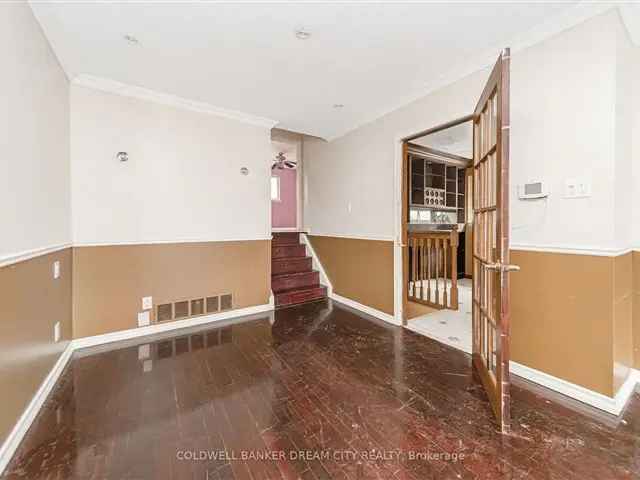 House For Sale in Mississauga, Ontario