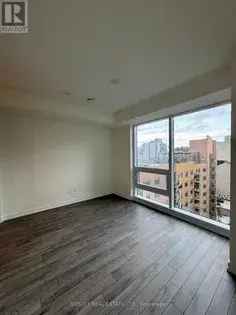 Downtown Toronto Studio Condo 28m² - Modern Amenities