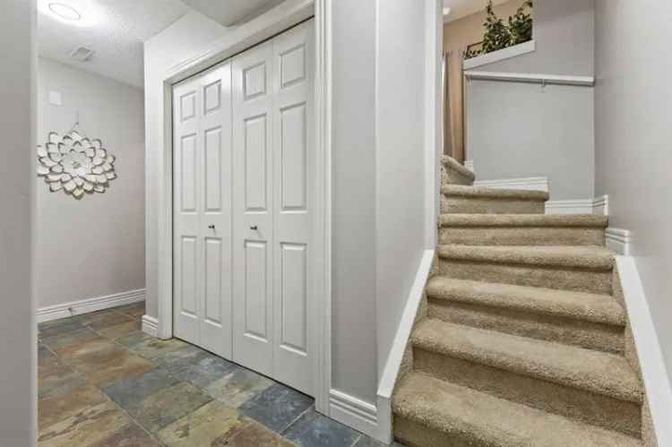 House For Sale in Calgary, Alberta