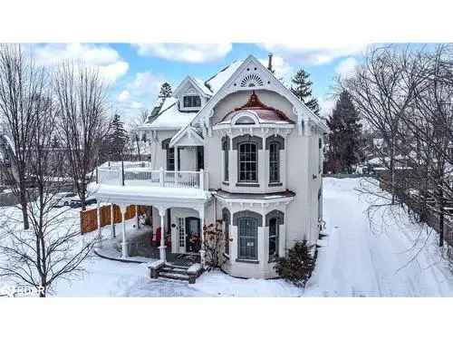 House For Sale In Barrie, Ontario