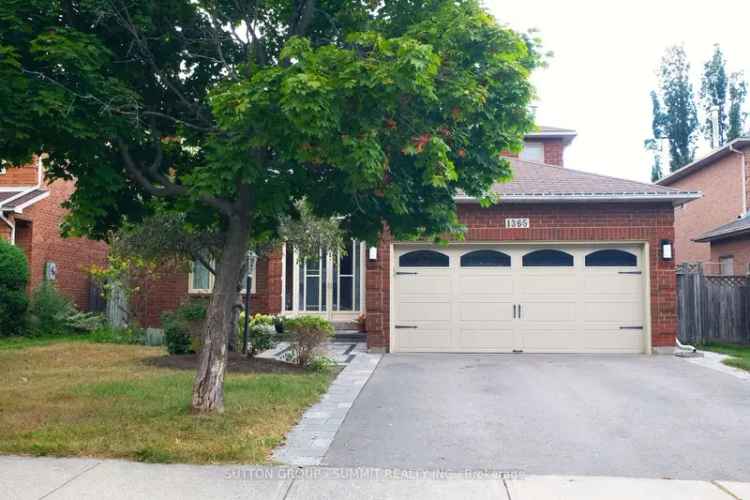 House For Sale in Oakville, Ontario