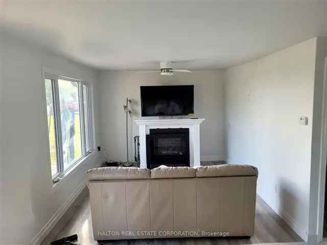 Dunnville Lake Erie Cottage - Walk to Beach - New Kitchen & Washroom