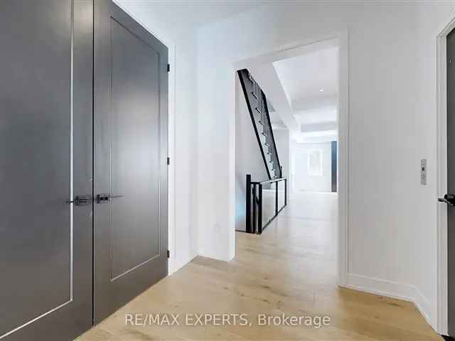 Luxury 4 1 Bedroom Home with Elevator Rooftop Terrace and Loft