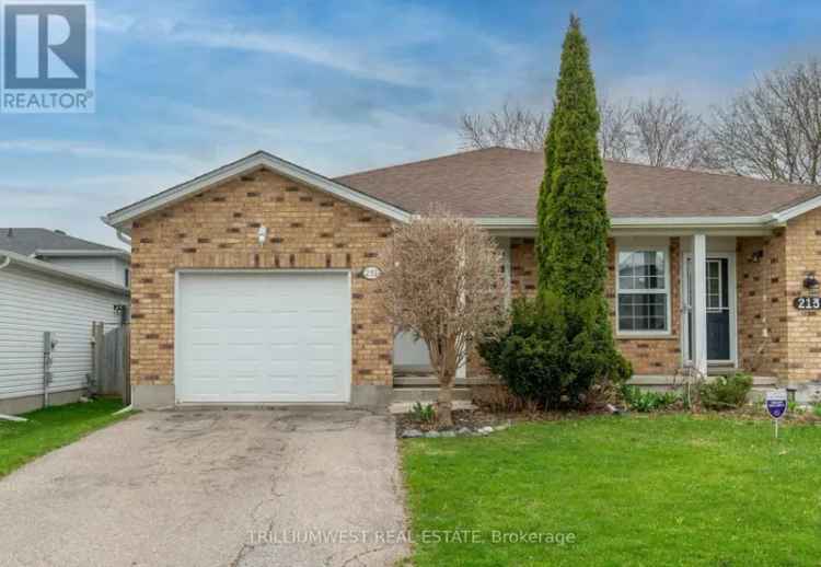 Spacious 3-Bedroom Backsplit in New Hamburg